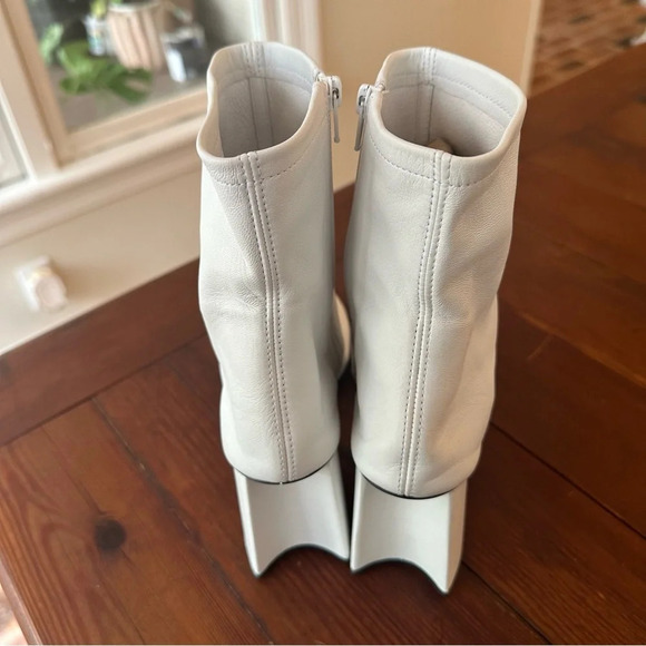 Balenciaga White Glove 80MM Boot - Picture 4 of 12